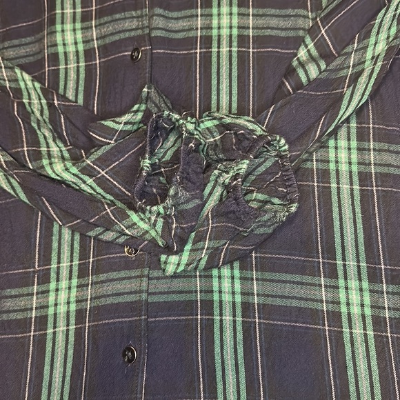 Cabi navy & green plaid long sleeve button up top M - Picture 6 of 10